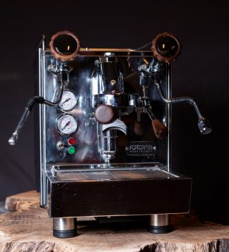 Futura Emy EVO – vintage stílusú felújított professzionális eszpresszógép